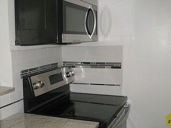 3rd image of 32 Flatlands 9 St Unit 22B