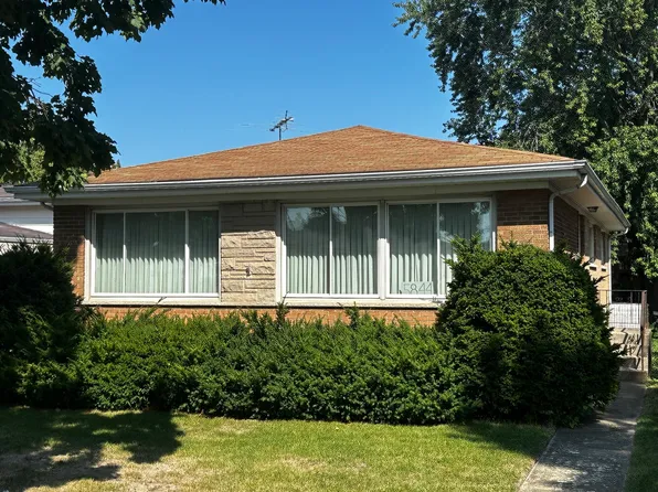 5844 Warren St, Morton Grove, IL 60053
