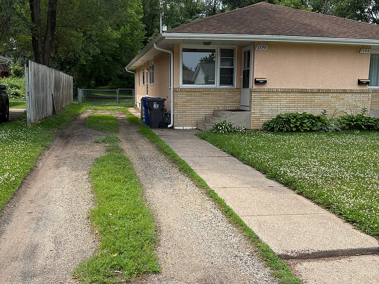 1590 Case Ave — Photo 1