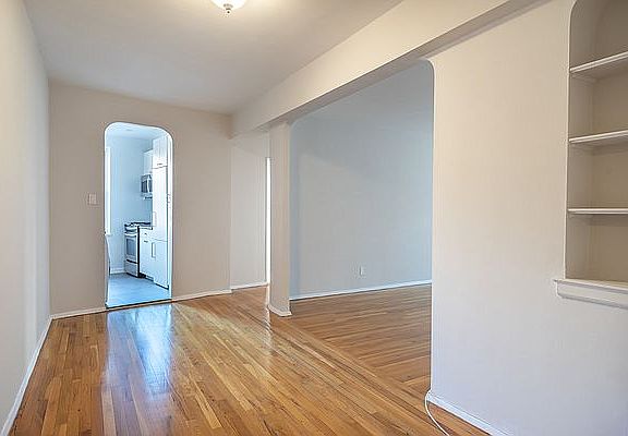 5th image of 780 Greenwich St #4E
