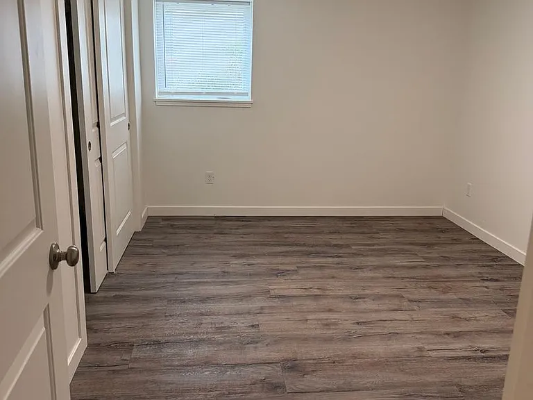 1714 Columbia Street 305 W — Photo 10
