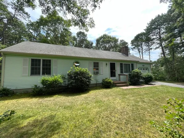 31 Cherrywood Ln, Barnstable, MA 02630