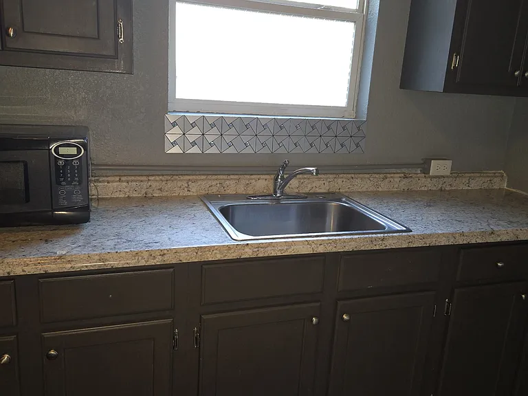 330 W Coler St #A — Photo 6