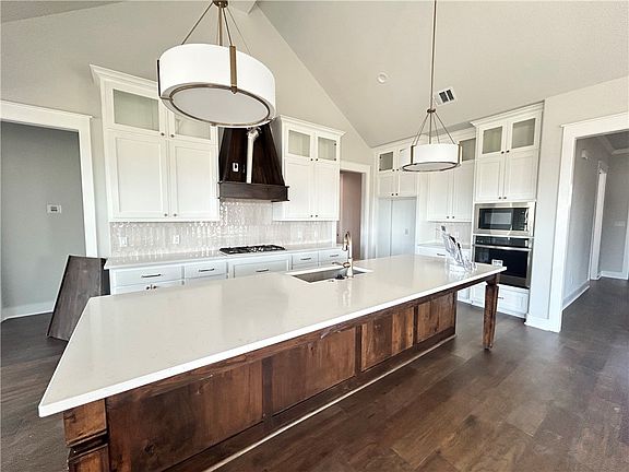 2nd image of 4708 Coral River Rd