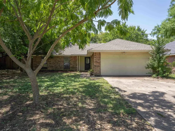 204 Oak Meadow Ln, Cedar Hill, TX 75104