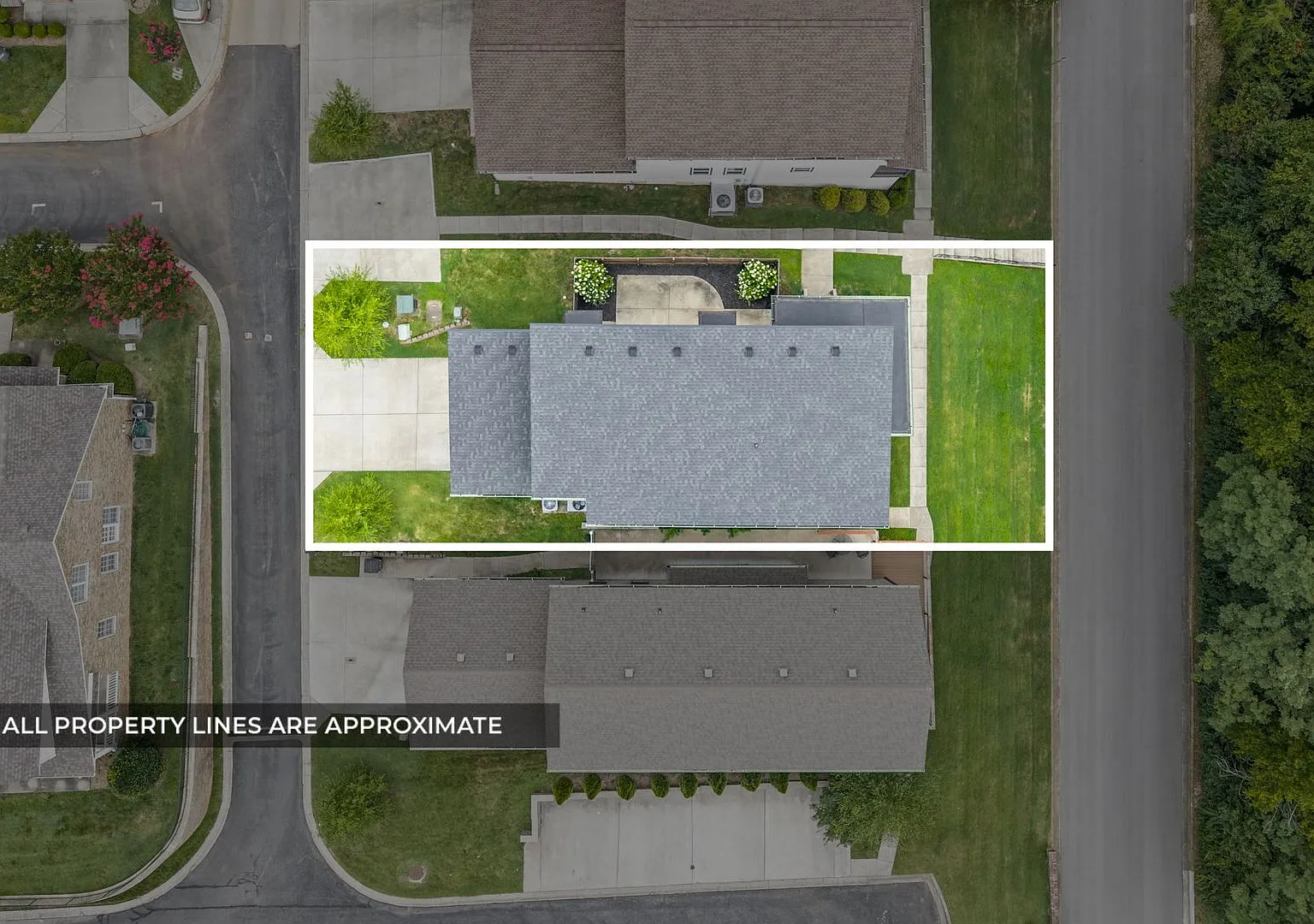 Modern Three Bedroom! — Photo 4