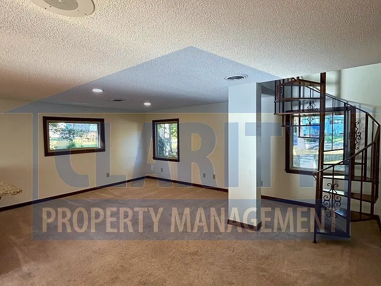 912 Fairmont Ave NW — Photo 17
