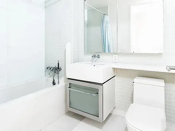 400 East 67th Street image 8 of 17