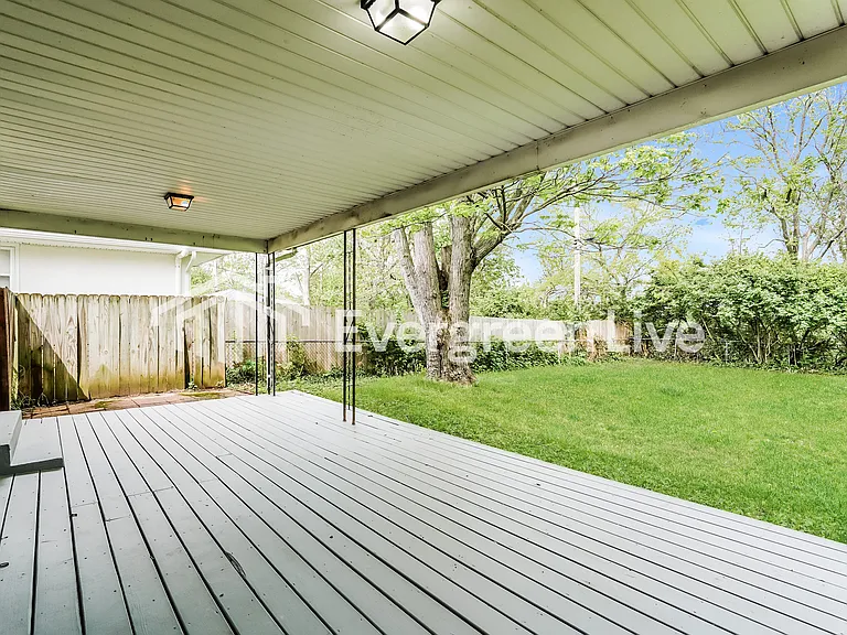 2644 Queensway Dr — Photo 15