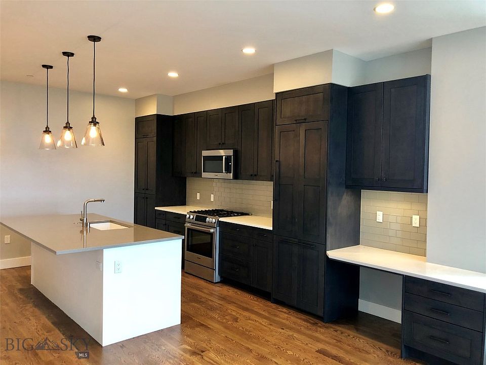 1st image of 5 W Mendenhall #306