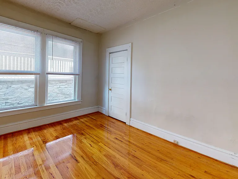 1712 Summit St #A — Photo 9