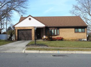 3121 Octagon Ave, Sinking Spring, PA 19608