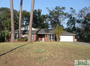 934 Moss Dr, Savannah, GA 31410