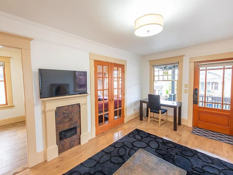 1208 E Barclay Ct — Photo 7