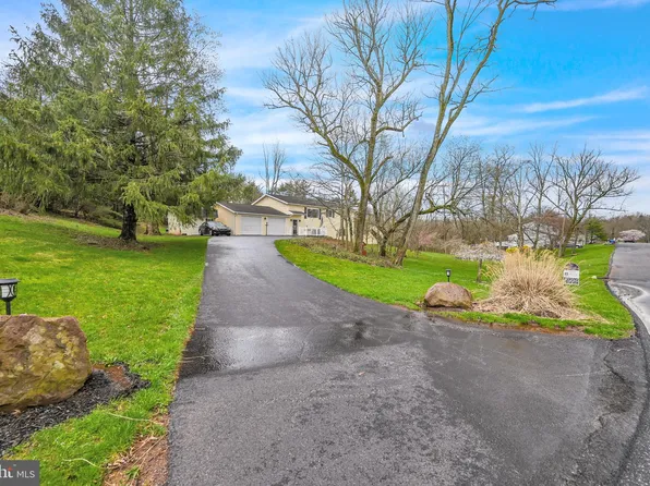 95 Eagle Ln, Etters, PA 17319