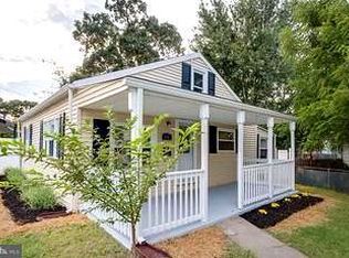 16 Right Elevator Dr, Middle River, MD 21220