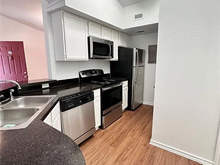 6804 N Capital Of Texas Hwy #424 — Photo 10