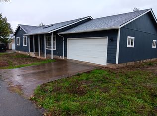 460 Boardwalk Pl, Cottage Grove, OR 97424