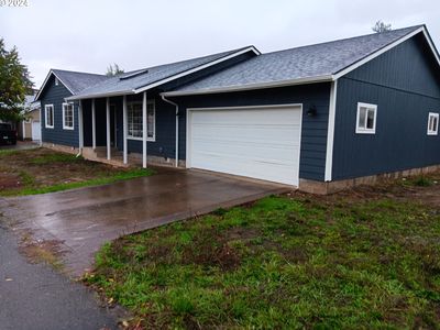 460 Boardwalk Pl, Cottage Grove, OR, 97424