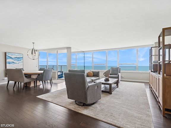 5th image of 940 W Glenlake Ave #29C