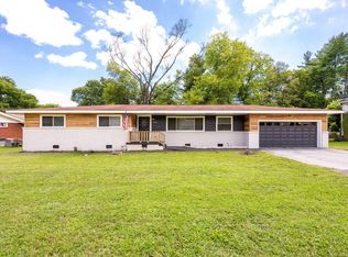 1202 Shallowford Rd, Chattanooga, TN 37411