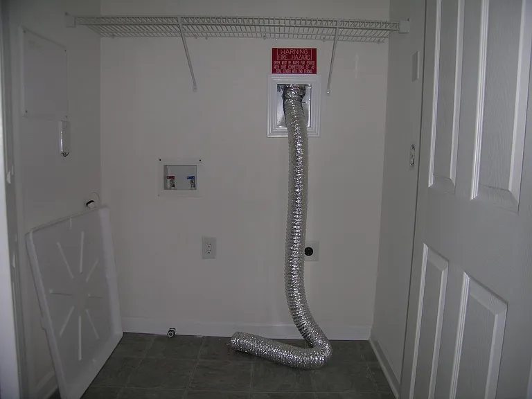 1975 Nocturne Drive
Laundry area.