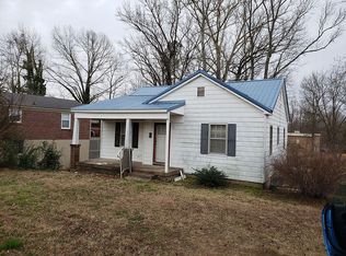 1209 E Wood St, Paris, TN 38242
