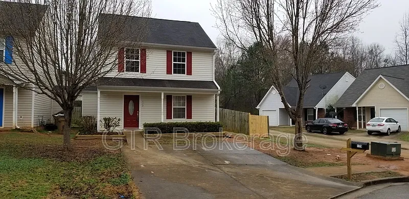3 bed, 2.0 bath, 1440 sqft, $1,800 — Photo 1