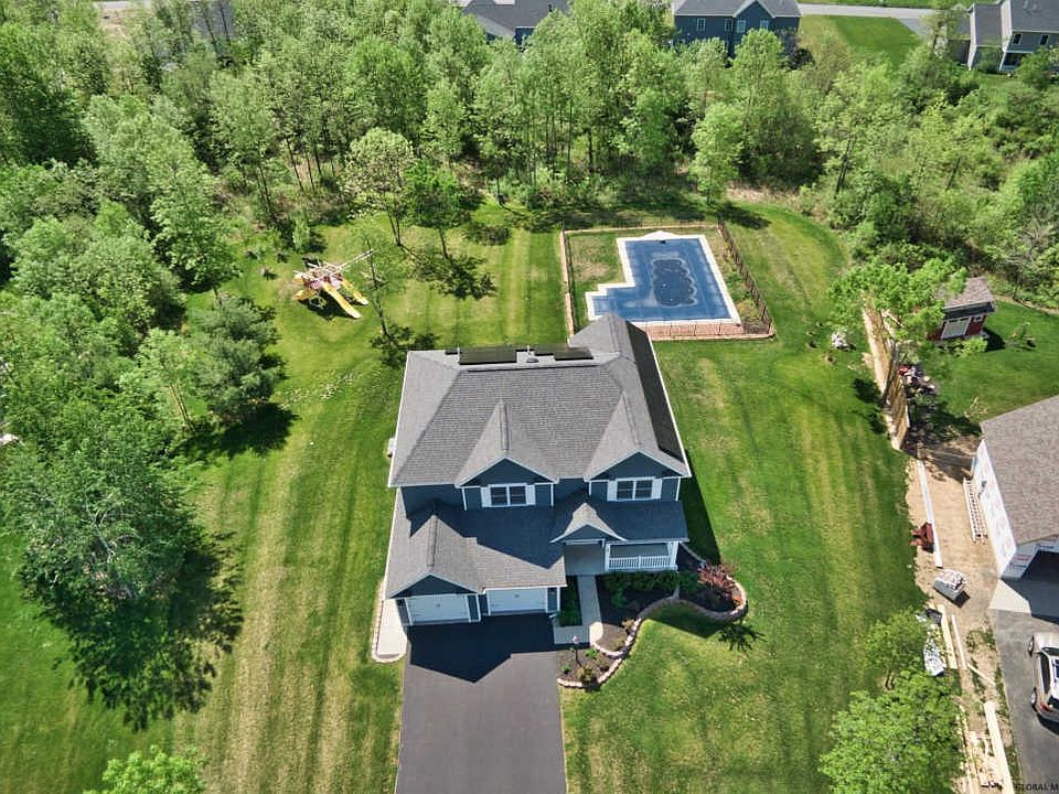 1st image of 5 Horseshoe Bnd