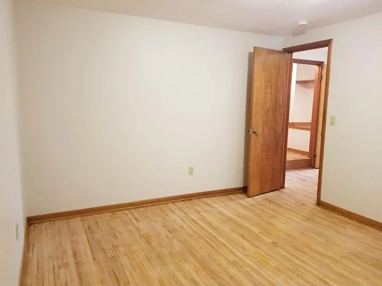 Large bedroom #1