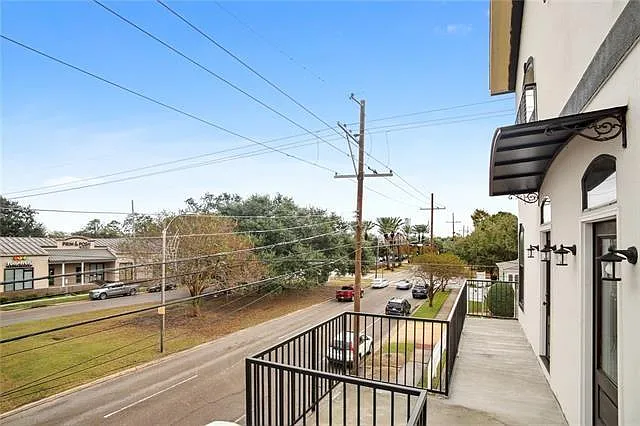 3 bed, 3.5 bath, 1600 sqft, $2,500 — Photo 4