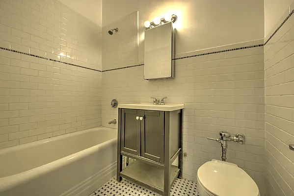 Rented by Oxford Property Group | media 9