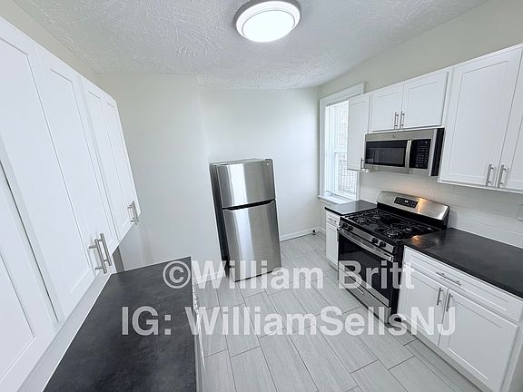 5th image of 257-259 Grant Ave #D1