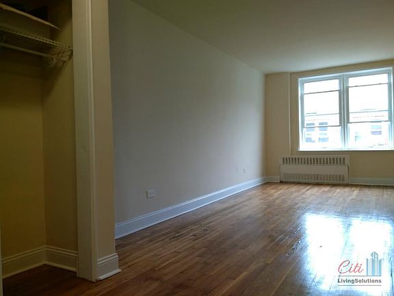 2nd image of 3324 Parsons Blvd APT 5H
