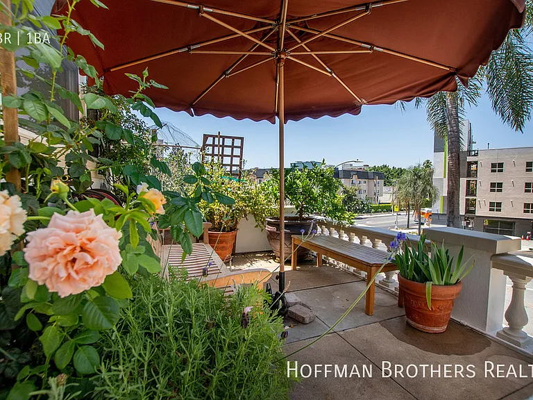 254 S Vendome St #6 — Photo 40