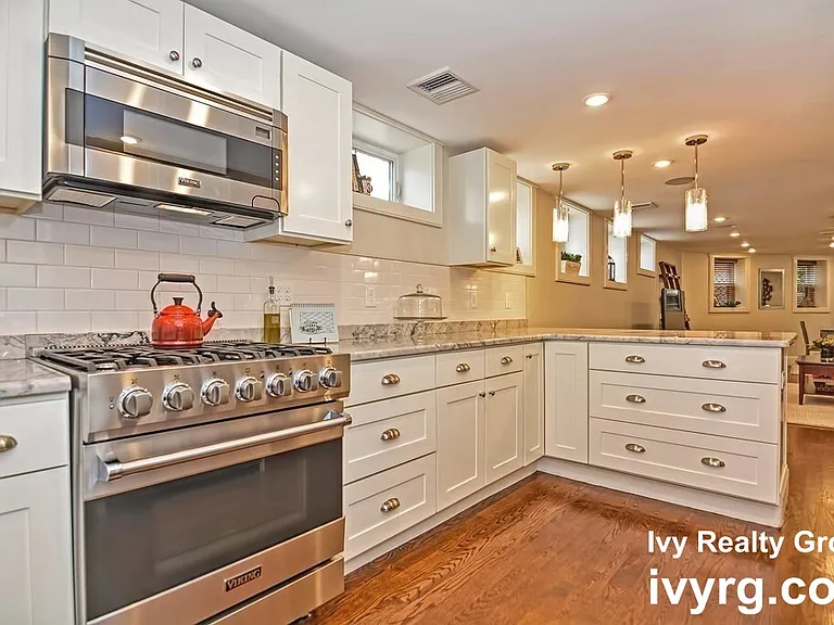 1108 Broadway #1 — Photo 4