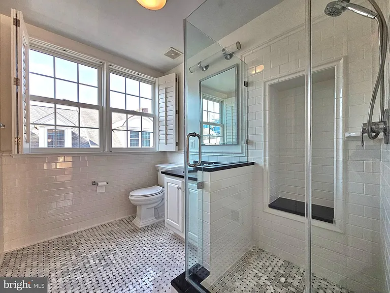 315 Hearthstone Mews — Photo 35