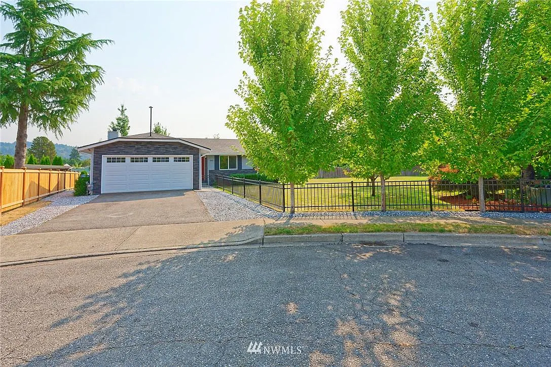 803 Calistoga Ct SW photo 1