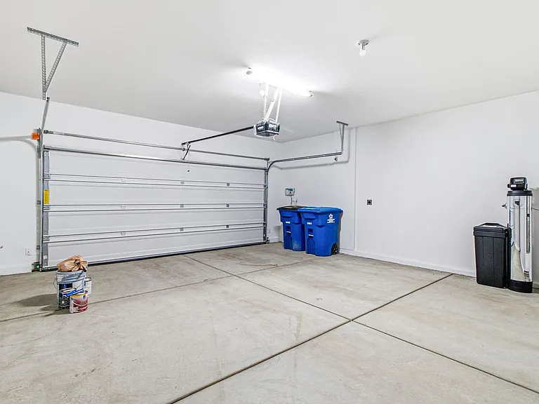 9915 Ruby Dome Ave — Photo 35