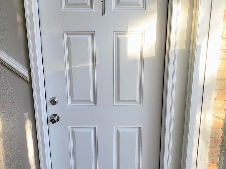 1596 Line Cir — Photo 2