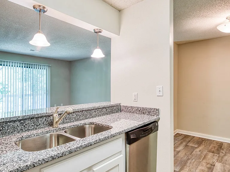 Sherwood Apartment Homes — Photo 13