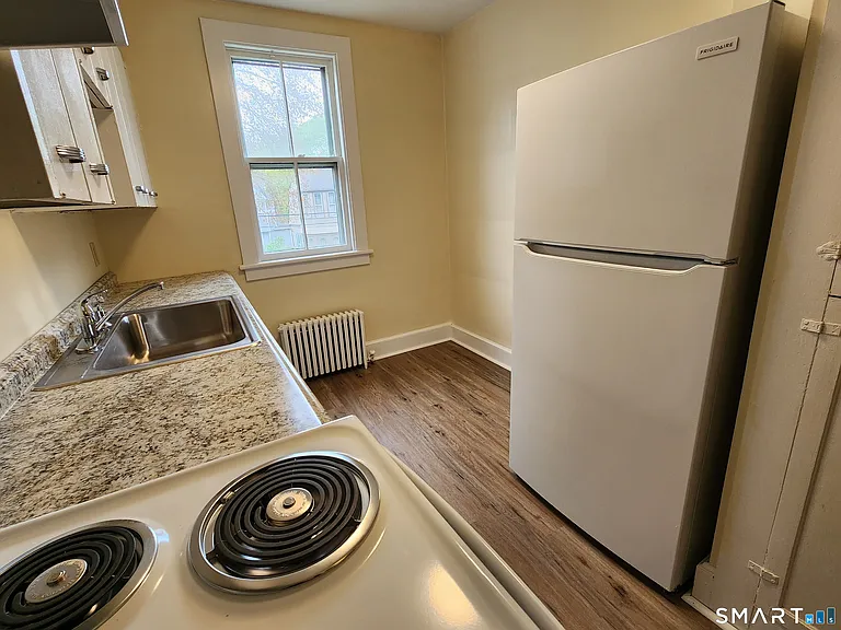 37 Lincoln Ave #3 — Photo 6