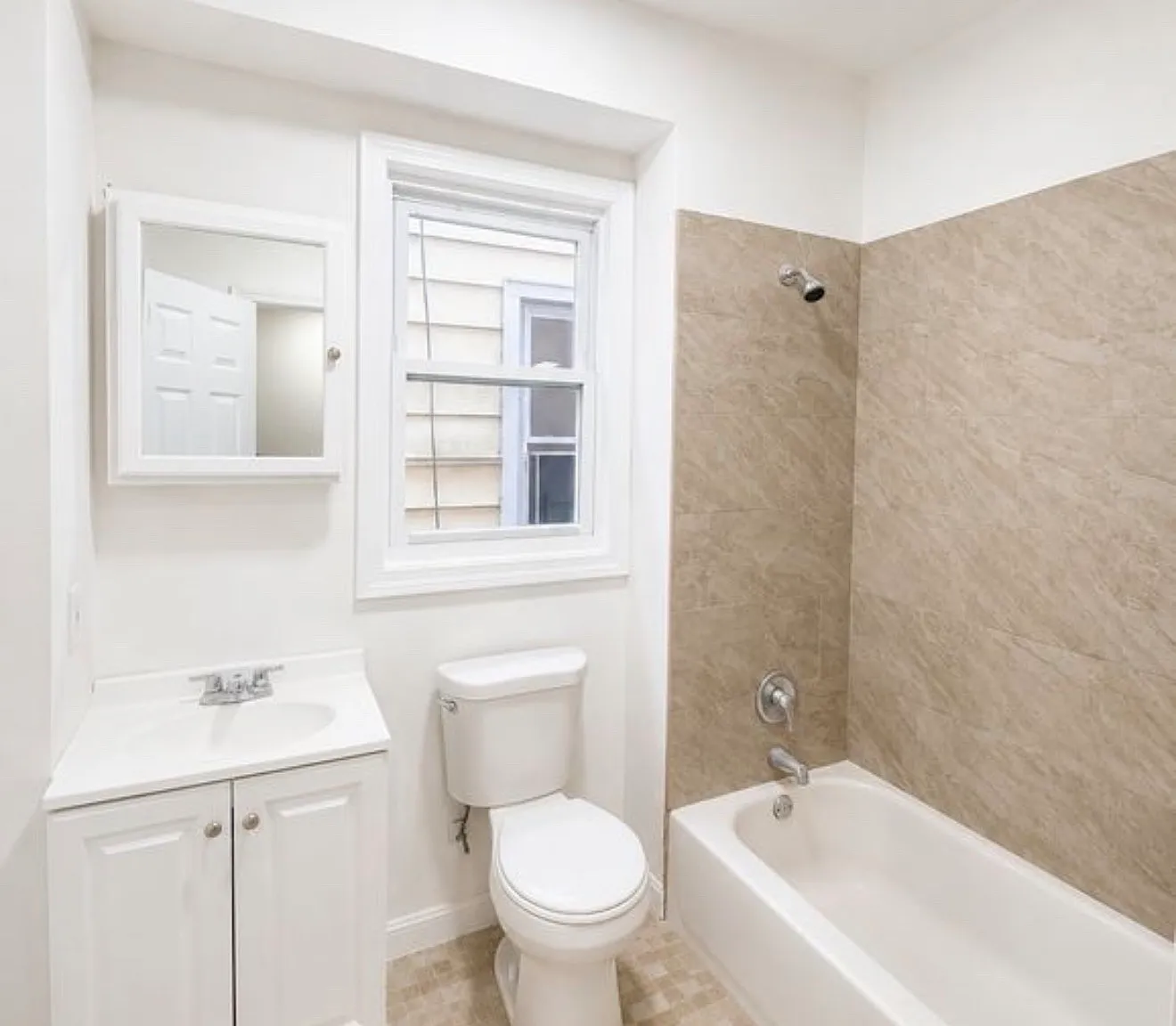 3 bed, $2,200 — Photo 4