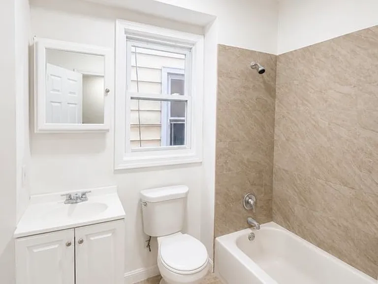 62 N 6th St #2A — Photo 4
