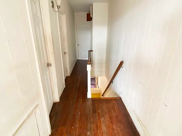 534 E Indiana Ave — Photo 12