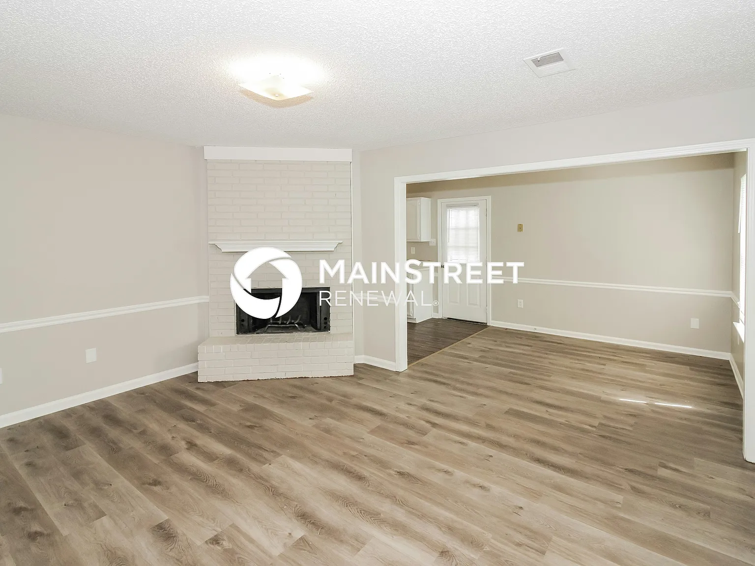 4354 Rosswood Dr — Photo 2