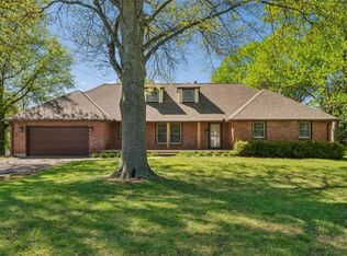 18611 E Salisbury Rd, Independence, MO 64056