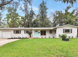 10548 Lakeview Rd E, Jacksonville, FL 32225