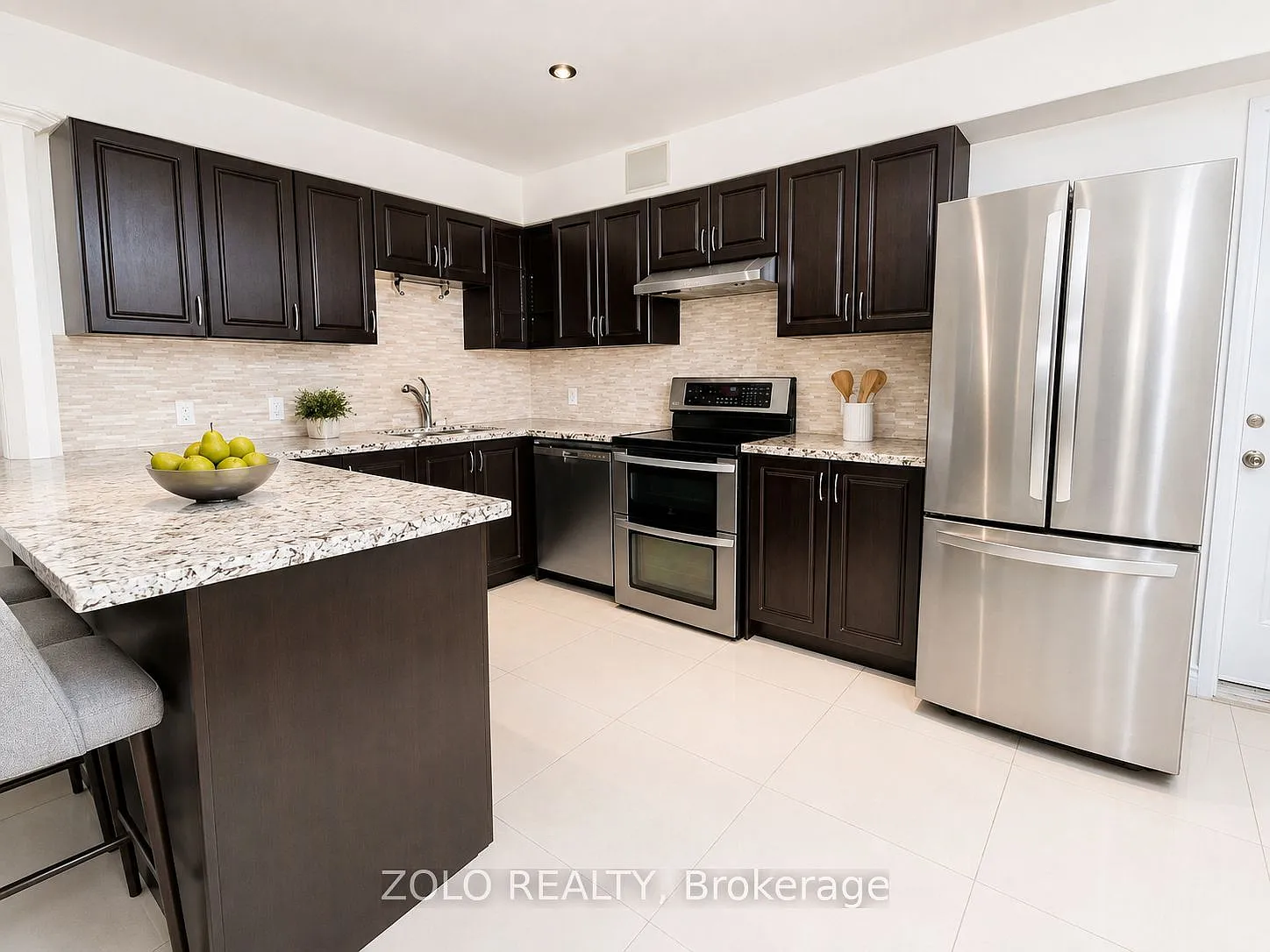 3 bed, $2,500 — Photo 2