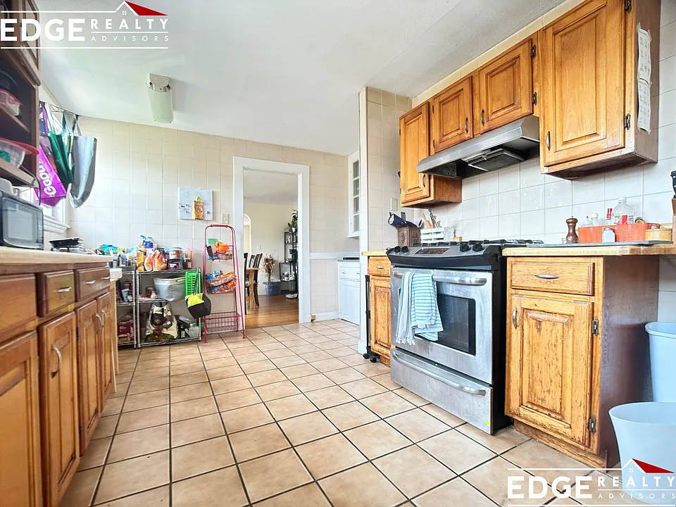 115 Lanark Rd
